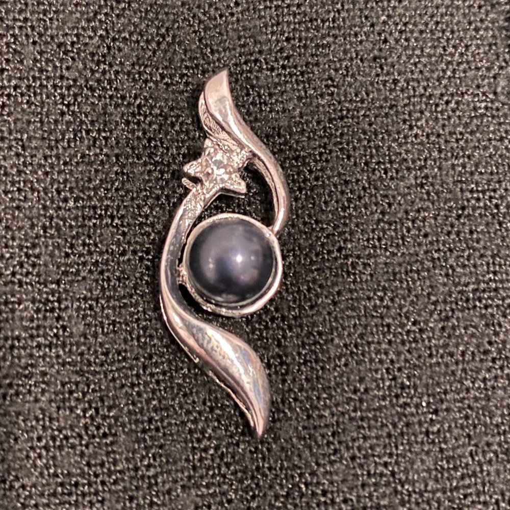 Pearl pendant
